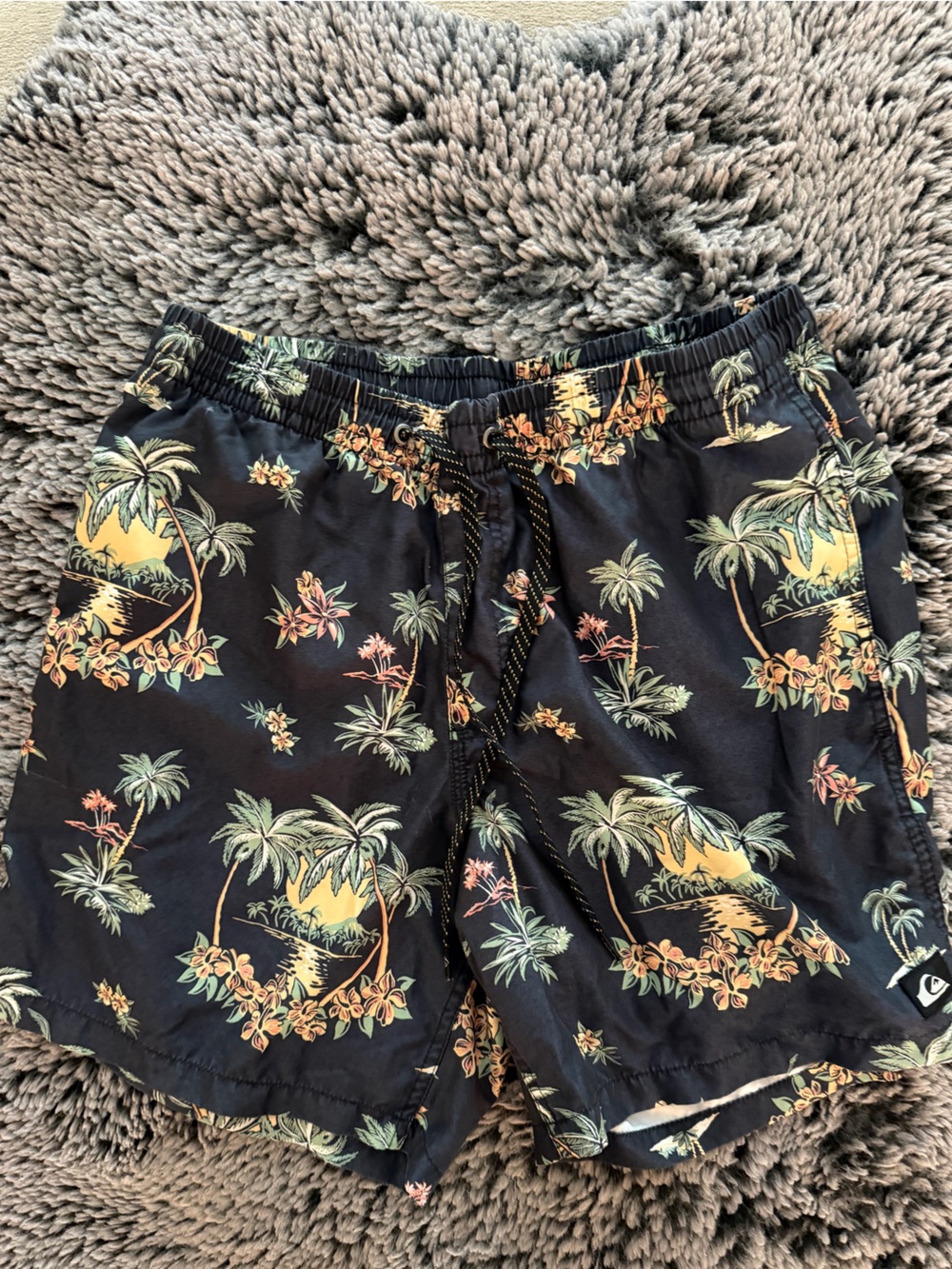 Quicksilver Men’s Black Tropical Print Elastic-Waist unlined Shorts